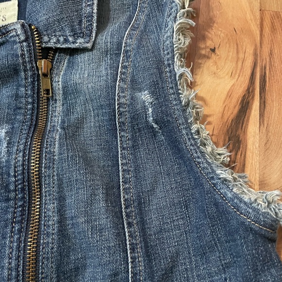 GUESS asymmetrical Denim Jean Vest/Shirt Mila Denim Moto Blue Jean Size Med - Picture 6 of 9